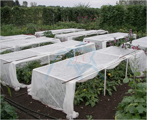 抗uv-無紡布，抗uv-無紡布類別，抗uv-無紡布特性，抗uv-無紡布用途，抗uv-無紡布首選錦晨，PP無紡布，PP紡粘無紡布，親水PP無紡布，阻燃PP無紡布，抗紫外線PP無紡布，家居用紡粘無紡布，家具用紡粘無紡布，農(nóng)用紡粘無紡布，地膜無紡布，蓋膜無紡布，醫(yī)療衛(wèi)生用紡粘無紡布，鞋套用無紡布，口罩用無紡布。 